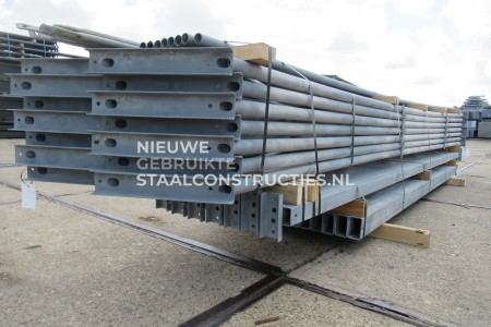 8.00 x 24.00m (192m2)